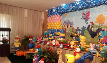 tema-galinha-pintadiha-decoracao-mesa-festa-df-1.jpg
