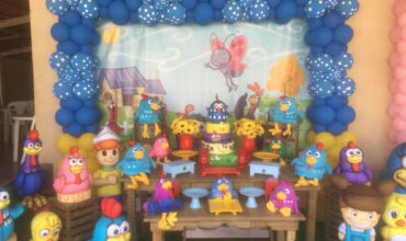 tema-galinha-pintadiha-decoracao-mesa-festa-df-3.jpg